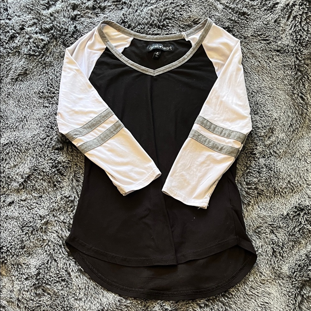 Derek Heart Black and White Long Sleeve Tee - Picture 2 of 4